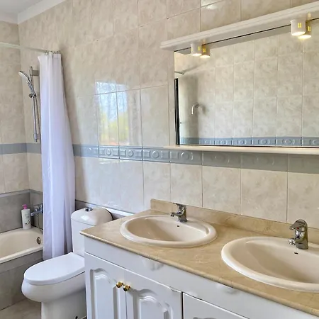 Morden House With Ocean View Pool, Air Con Ferienhaus