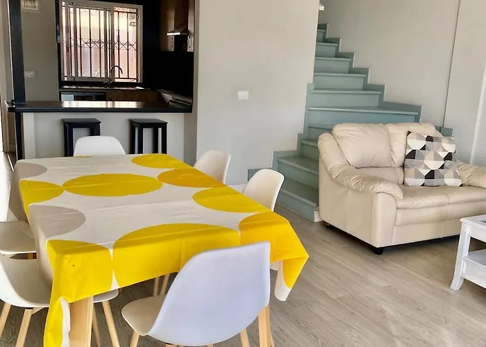 Morden House With Ocean View Pool, Air Con Dom wakacyjny *