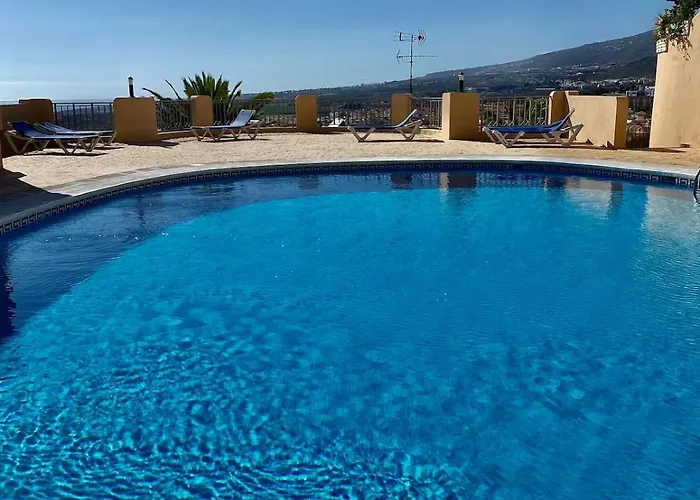 Dom wakacyjny Morden House With Ocean View Pool, Air Con *