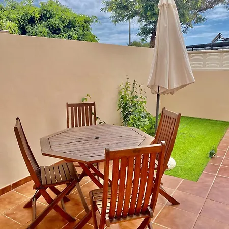 Morden House With Ocean View Pool, Air Con Semesterbostad