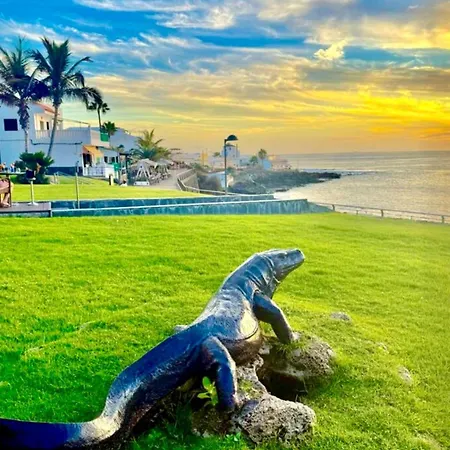 Morden House With Ocean View Pool, Air Con Semesterbostad