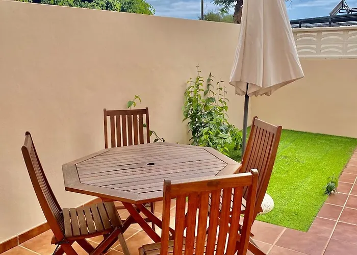 Morden House With Ocean View Pool, Air Con Vakantiehuis