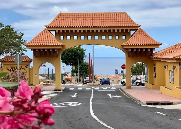 Morden House With Ocean View Pool, Air Con